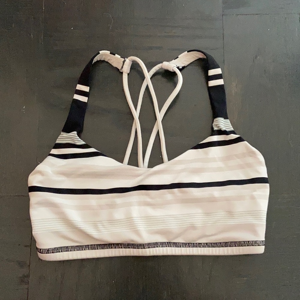 Size 2 LuluLemon Free to Be Bra